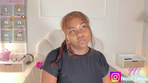 Snapshot of candaceowens chatting on May 1, 3:55 am candaceowens online show from May 1, 3:55 am