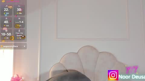 Snapshot of candaceowens chatting on May 7, 4:07 am candaceowens online show from May 7, 4:07 am