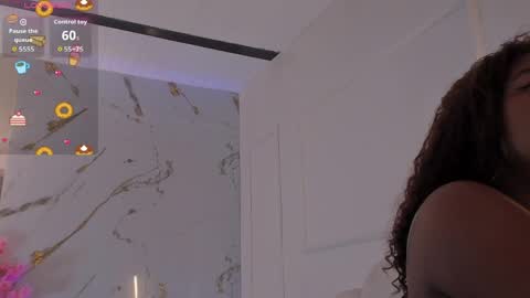 Snapshot of candaceowens chatting on June 4, 3:45 am candaceowens online show from June 4, 3:45 am