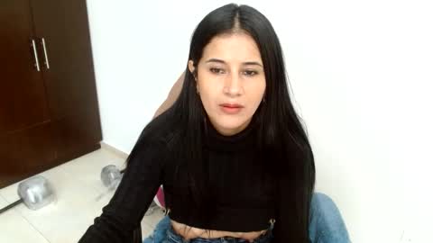 Snapshot of canddysexxx_ chatting on December 2, 2:56 pm Carolina online show from December 2, 2:56 pm