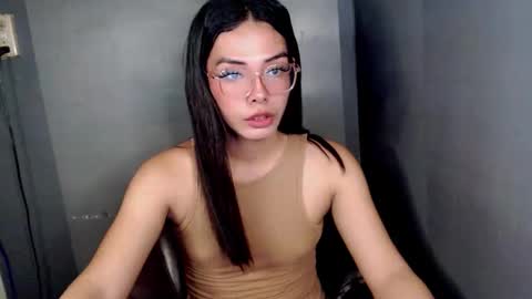 Snapshot of candi_blows chatting on November 22, 10:14 am Candi online show from November 22, 10:14 am