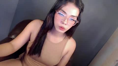 Snapshot of candi_blows chatting on January 13, 7:02 am Candi online show from January 13, 7:02 am