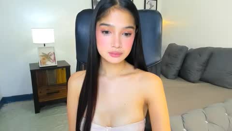 candiceferragamo online show from January 17, 2:33 pm