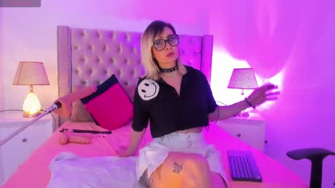 Candie  online show from October 14, 12:50 pm