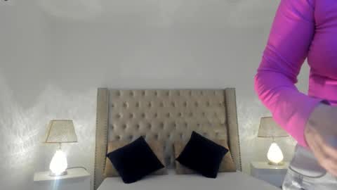 Candie  online show from December 14, 1:49 pm