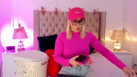 Candie  online show from February 17, 12:45 pm