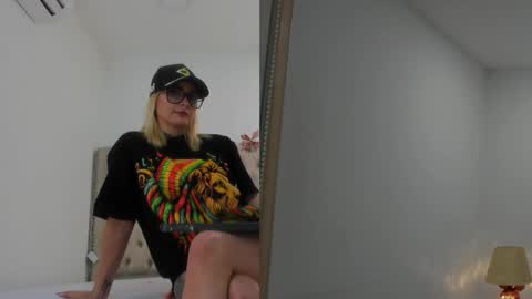 Candie  online show from March 12, 12:22 pm