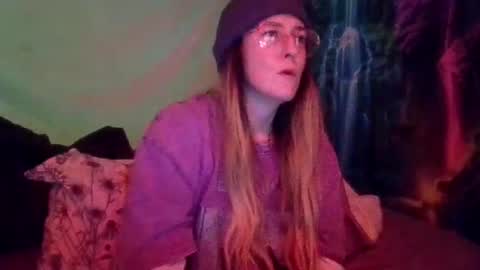 Candi online show from December 3, 9:40 am