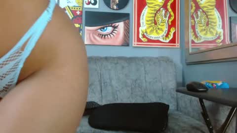 Snapshot of candy_biitch chatting on September 24, 2:31 pm Candy biitch online show from September 24, 2:31 pm