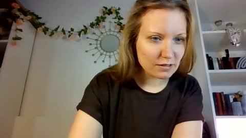 Snapshot of candy_cougar82 chatting on June 15, 9:22 am Candy Cougar online show from June 15, 9:22 am