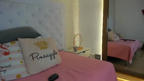 Snapshot of candy_eyes_ chatting on July 25, 2:53 am candy eyes online show from July 25, 2:53 am