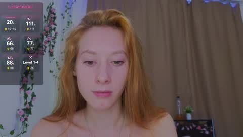 Snapshot of candy_flosse chatting on September 24, 8:28 am candy_flosse online show from September 24, 8:28 am