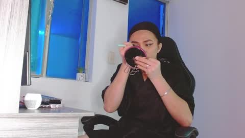 candy_giuliana21 online show from April 2, 12:30 am