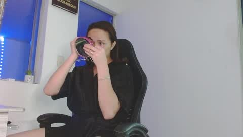 Snapshot of candy_giuliana21 chatting on April 18, 12:03 am candy_giuliana21 online show from April 18, 12:03 am
