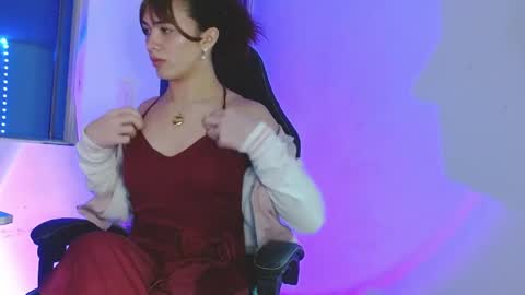 Snapshot of candy_giuliana21 chatting on April 21, 1:42 am candy_giuliana21 online show from April 21, 1:42 am