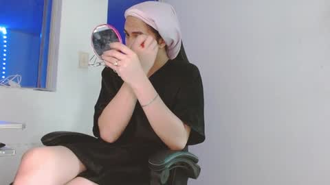 Snapshot of candy_giuliana21 chatting on May 9, 6:35 pm candy_giuliana21 online show from May 9, 6:35 pm