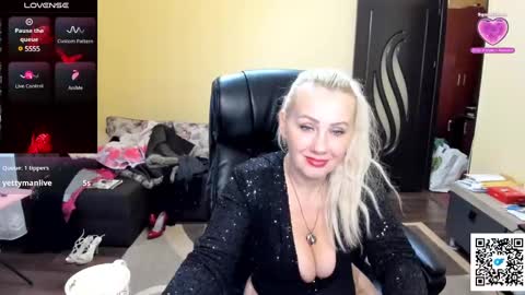 candy_hellenx online show from December 6, 8:26 am