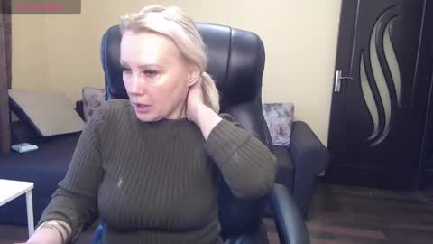 candy_hellenx online show from April 1, 7:20 am