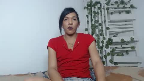 Snapshot of candy_hot_trans chatting on April 11, 9:52 pm candy_hot_trans online show from April 11, 9:52 pm