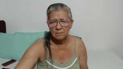 candy online show from March 29, 11:43 am