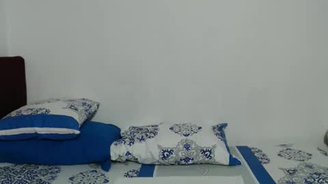 Snapshot of candy_mature_ chatting on April 19, 11:40 pm candy online show from April 19, 11:40 pm