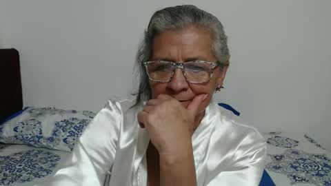 Snapshot of candy_mature_ chatting on April 27, 10:41 pm candy online show from April 27, 10:41 pm