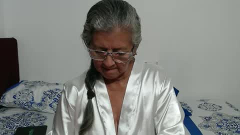 Snapshot of candy_mature_ chatting on April 28, 2:38 am candy online show from April 28, 2:38 am
