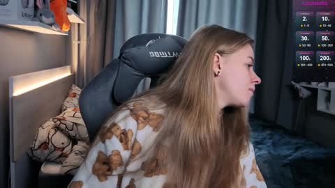 Snapshot of candy_meggie chatting on February 6, 9:22 am Megan online show from February 6, 9:22 am