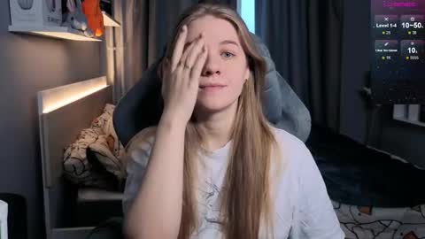 Snapshot of candy_meggie chatting on February 10, 1:55 pm Megan online show from February 10, 1:55 pm