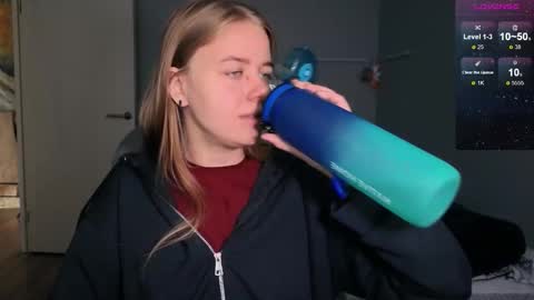 Snapshot of candy_meggie chatting on September 18, 8:16 am Megan online show from September 18, 8:16 am