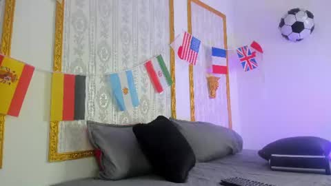 Snapshot of candy_plus chatting on July 10, 6:54 pm Candy plus online show from July 10, 6:54 pm