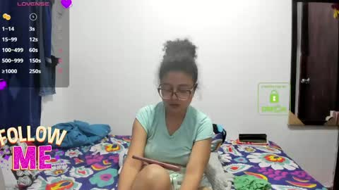 Snapshot of candy_val chatting on April 29, 6:39 am candy_val online show from April 29, 6:39 am