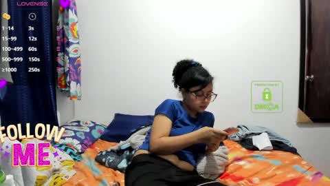 Snapshot of candy_val chatting on May 12, 5:48 am candy_val online show from May 12, 5:48 am