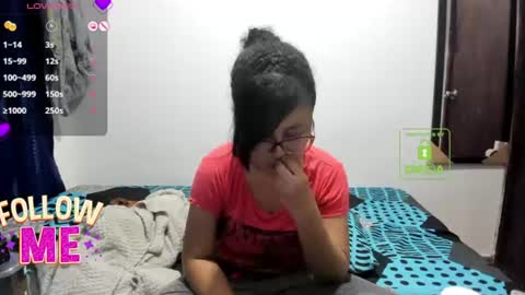 Snapshot of candy_val chatting on June 23, 6:11 am candy_val online show from June 23, 6:11 am