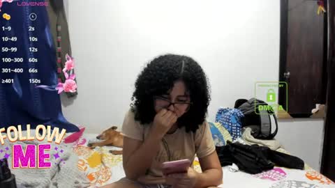 Snapshot of candy_val chatting on August 3, 5:50 am candy_val online show from August 3, 5:50 am