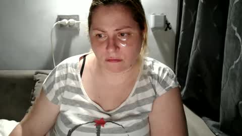 Laura online show from March 1, 7:48 pm