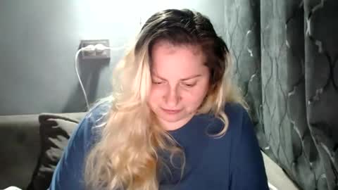 Laura online show from October 29, 10:00 pm