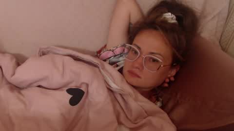 Snapshot of candylady13 chatting on June 18, 6:57 am say meow and send tips online show from June 18, 6:57 am