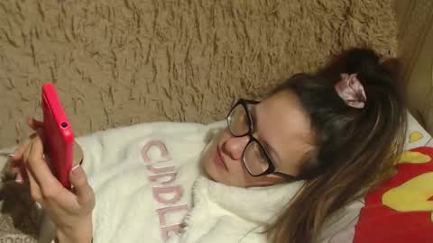 Snapshot of candylady136 chatting on January 20, 1:28 am say meow and send tip online show from January 20, 1:28 am