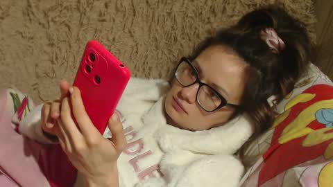 Snapshot of candylady136 chatting on January 29, 7:00 pm say meow and send tip online show from January 29, 7:00 pm