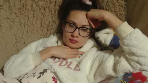 Snapshot of candylady136 chatting on February 9, 1:22 am say meow and send tip online show from February 9, 1:22 am