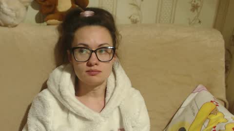 Snapshot of candylady136 chatting on March 5, 8:00 pm say meow and send tip online show from March 5, 8:00 pm