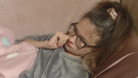 say meow and send tip  online show from December 20, 1:29 pm