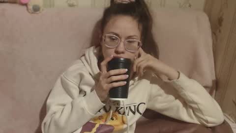 say meow and send tip  online show from March 17, 8:28 am