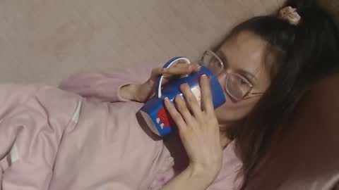 say meow and send tip  online show from March 26, 6:02 pm