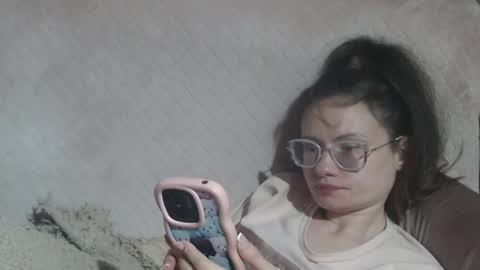 say meow and send tip  online show from April 1, 4:26 pm