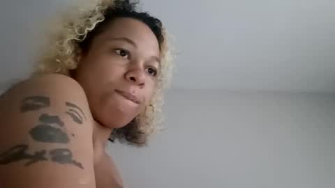 Snapshot of candyredxo2024 chatting on September 12, 4:18 pm candyredxo2024 online show from September 12, 4:18 pm