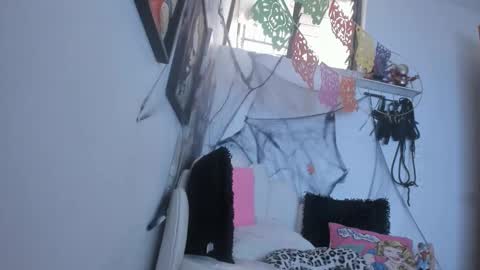 candytyler_ online show from October 12, 4:06 pm