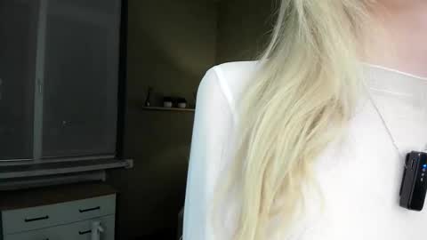 Snapshot of candyvice chatting on February 25, 3:32 pm Kate online show from February 25, 3:32 pm