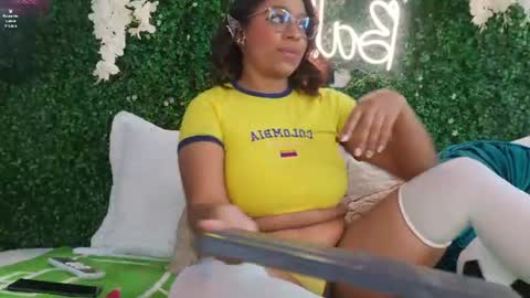 Snapshot of canela_montiel chatting on July 9, 12:31 pm canela_montiel online show from July 9, 12:31 pm
